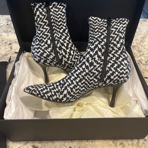 Rag and Bone Brea boot color black/white